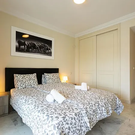 Apartamento Marina Banús Apartment, Puerto Banús, Marbella. *