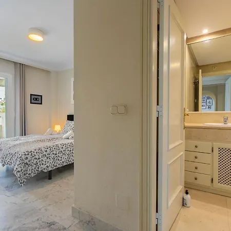 Marina Banús Apartment, Puerto Banús, Marbella. *
